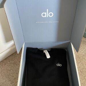 ALO Yoga Black Pullover